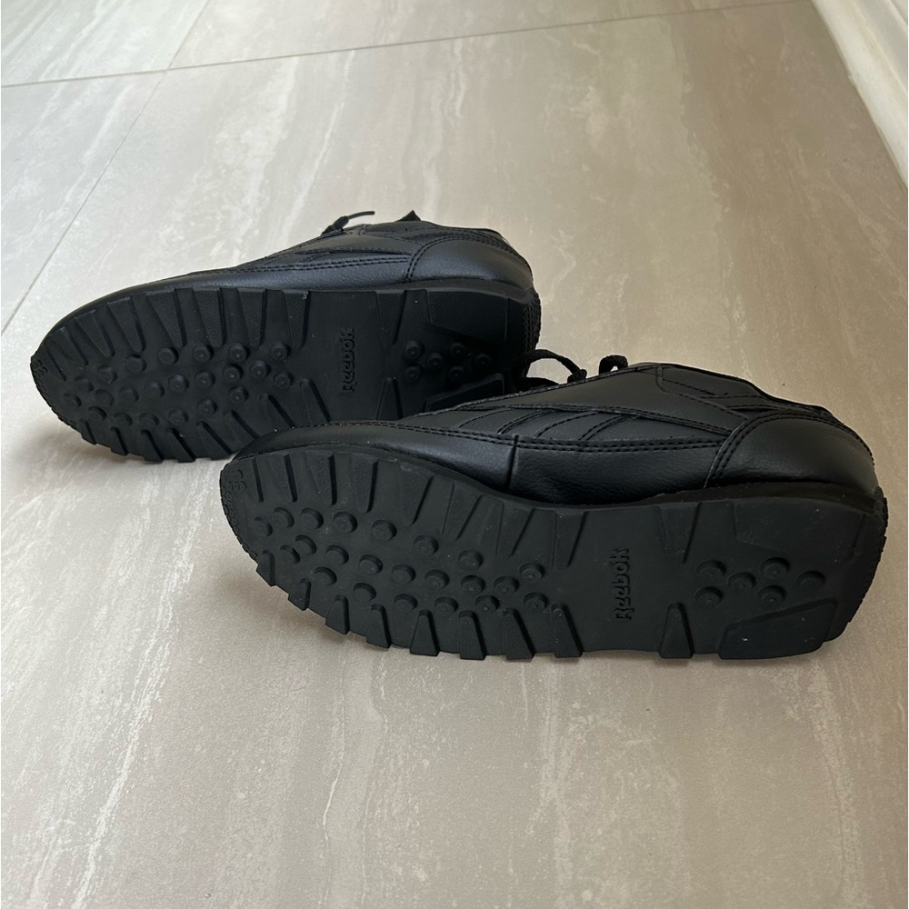Reebok Women’s Black Low-Top Sneakers - Picture 6 of 10